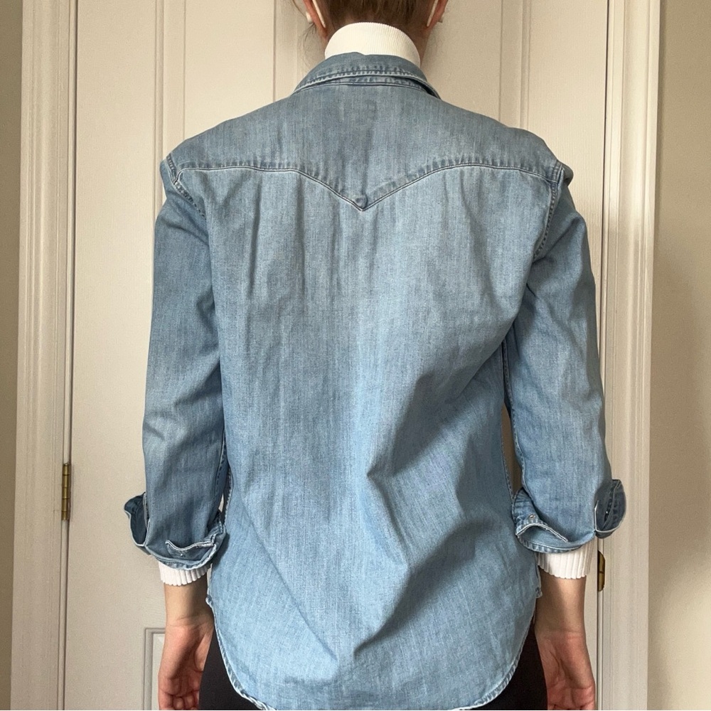 Levi’s Iconic Western Denim Shirt - Picture 5 of 10